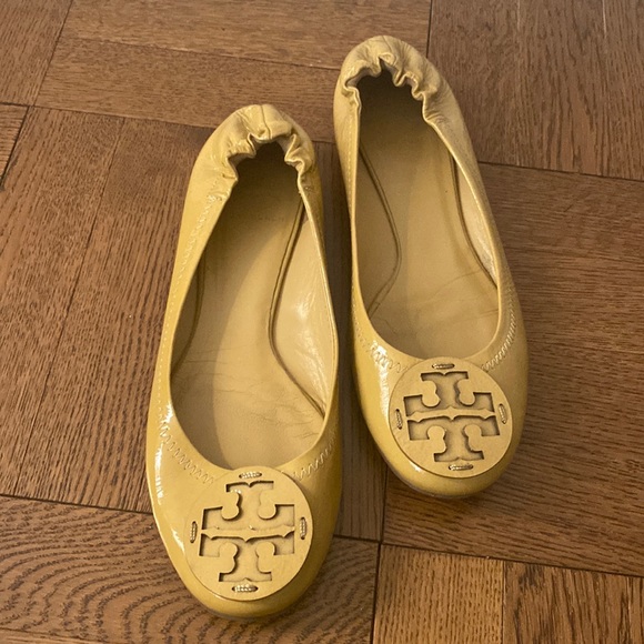 Tory Burch Patent Leather Reva Flats - Picture 2 of 4